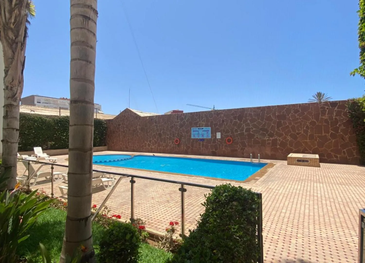 Centre Agadir Avec Piscineアパートメント