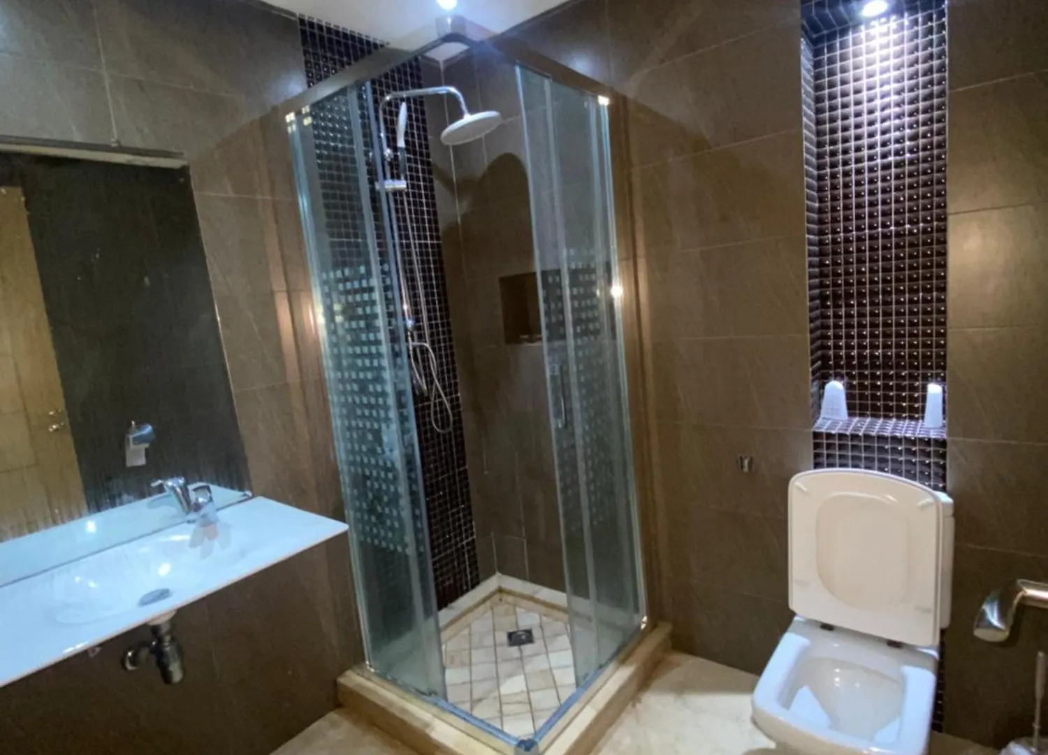 Centre Agadir Avec Piscineアパートメント